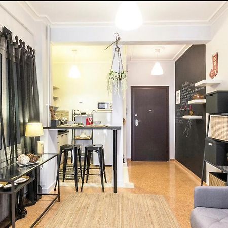 Luxuriously Central Studio In The Heart Of أثينا المظهر الخارجي الصورة