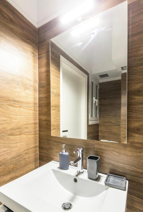Luxuriously Central Studio In The Heart Of أثينا المظهر الخارجي الصورة